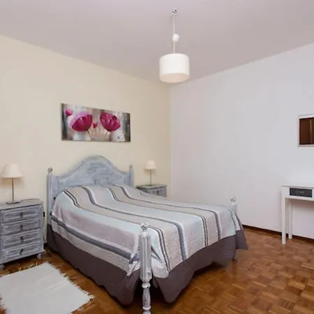 Casa Silver, Gale - Sleeps 9 Close To Amenities And Beach! Guia