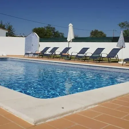 Casa Silver, Gale - Sleeps 9 Close To Amenities And Beach! *