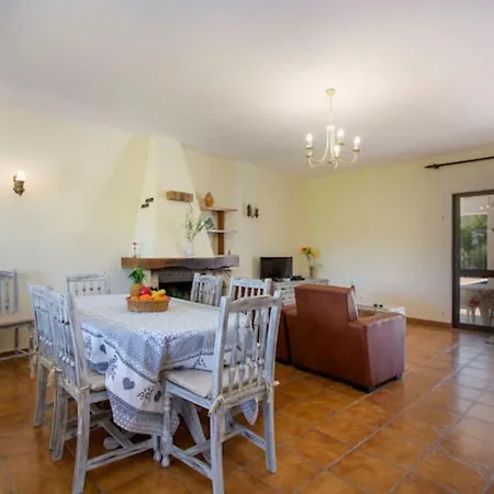 Casa Silver, Gale - Sleeps 9 Close To Amenities And Beach! * Guia (Faro)