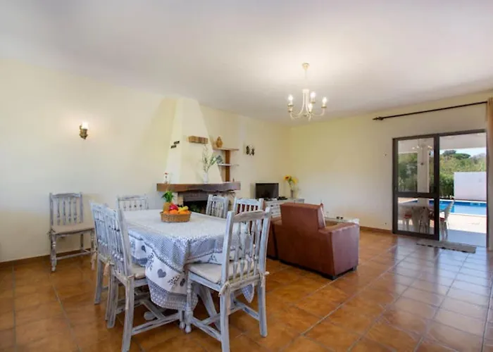 Casa Silver, Gale - Sleeps 9 Close To Amenities And Beach! * Guia (Faro)