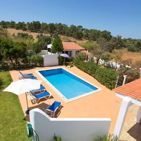 Casa Silver, Gale - Sleeps 9 Close To Amenities And Beach! Villa *