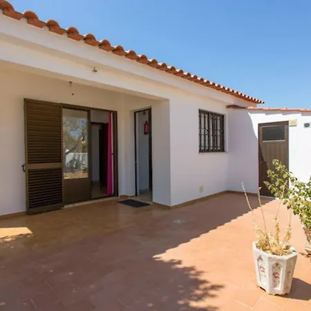 Villa Casa Silver, Gale - Sleeps 9 Close To Amenities And Beach!